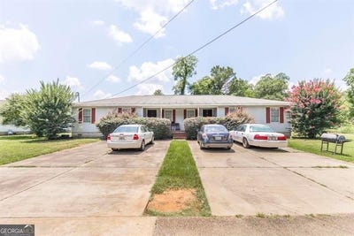 /international/us/210-perry-railroad-fort-valley-ga-110100468035/
