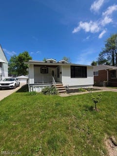 /international/us/20632-woodstock-avenue-fairview-park-oh-110108209339/
