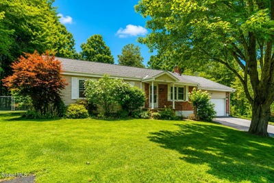 /international/us/106-wesskum-woods-road-gloversville-ny-110109813170/