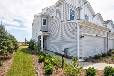 /international/us/260-kingsport-drive-south-elgin-il-110099041346/