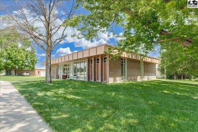 /international/us/116-s-lincoln-st-arlington-ks-110108692496/