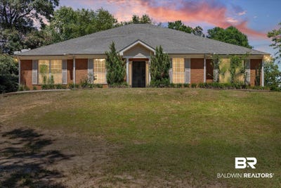 /international/us/8992-celeste-oaks-court-saraland-al-110108802354/
