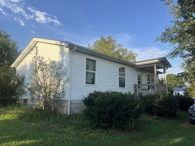 /international/us/3525-wallingford-road-flemingsburg-ky-110110209360/