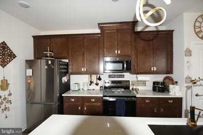 /international/us/5937-northwest-drive-hyattsville-md-110107157395/