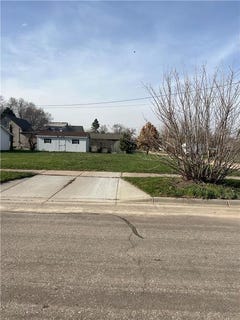 /international/us/310-e-4th-street-madison-mn-110107500912/