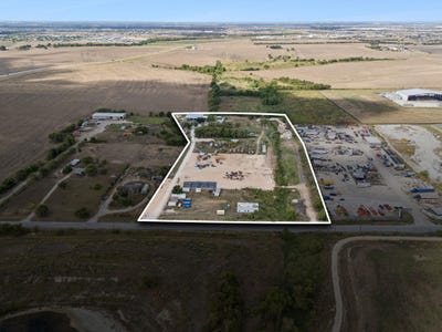 /international/us/3730-county-road-130-highway-hutto-tx-110120453940/