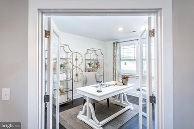 /international/us/13230-petrel-street-clarksburg-md-110095767946/