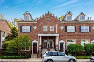/international/us/16944-farmington-road-livonia-mi-110108300694/