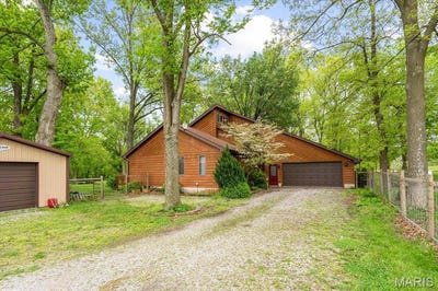 /international/us/22000-east-road-carlyle-il-110099377302/