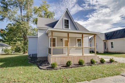 /international/us/226-s-jackson-street-pittsfield-il-110120825728/