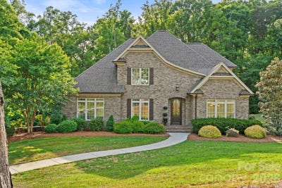 /international/us/8050-windswept-drive-belews-creek-nc-110108218873/