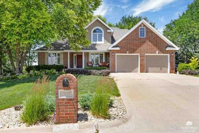 /international/us/3825-kates-court-manhattan-ks-110100343909/