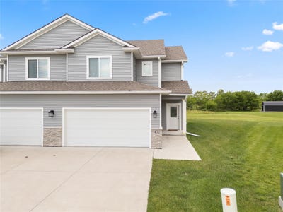 /international/us/832-kinney-circle-ne-bondurant-ia-110100512598/