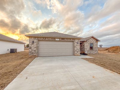 /international/us/145-waterfowl-way-lake-city-ar-110104787159/