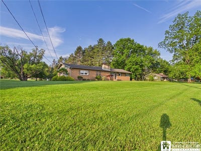 /international/us/4547-berry-road-fredonia-ny-110108661314/