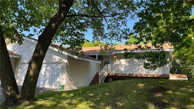 /international/us/7922-timber-lake-drive-eden-prairie-mn-110106814865/