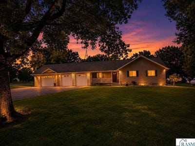 /international/us/4-s-fox-lake-drive-sherburn-mn-110105697097/