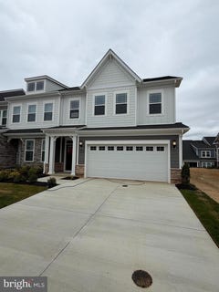 /international/us/10624-great-basin-place-white-plains-md-110103165582/