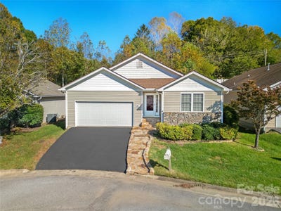 /international/us/88-e-danbury-lane-brevard-nc-110120554805/