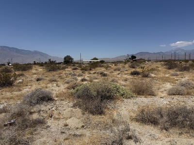 /international/us/111-angela-drive-desert-hot-springs-ca-110108282060/