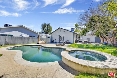 /international/us/15513-cohasset-st-van-nuys-ca-110106254290/