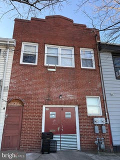 /international/us/942-buttonwood-street-reading-pa-110105020045/