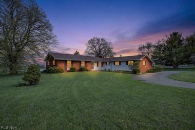 /international/us/8675-w-smith-road-medina-oh-110107438422/
