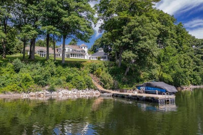 /international/us/4064-harbor-road-shelburne-vt-110093444326/