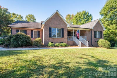 /international/us/102-moore-street-lincolnton-nc-110120094609/