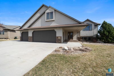 /international/us/7624-s-courtyard-cir-sioux-falls-sd-110106496580/