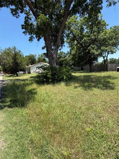 /international/us/409-e-alamo-street-terrell-tx-110108502360/