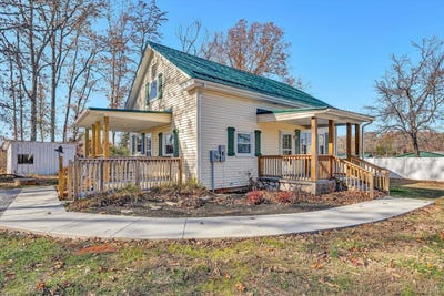 /international/us/1088-piney-grove-school-road-moneta-va-110103595935/