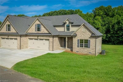 /international/us/7008-westfield-village-circle-s-summerfield-nc-110108281369/
