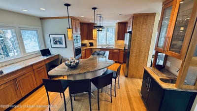 /international/us/302-roaring-fork-drive-aspen-co-110104075203/