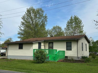 /international/us/404-chestnut-carlinville-il-110106671153/