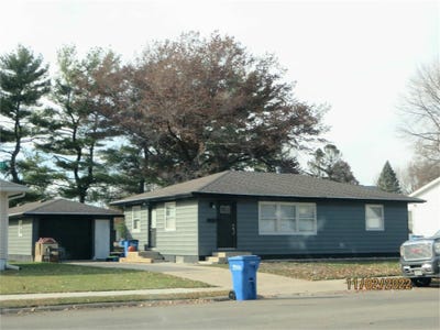 /international/us/1007-12th-street-grundy-center-ia-110107910346/