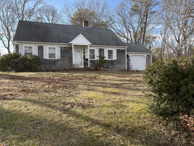 /international/us/17-eileen-street-yarmouth-port-ma-110107629601/