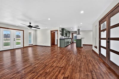 /international/us/616-e-bells-boulevard-bells-tx-110100217721/