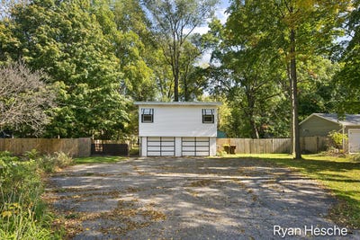 /international/us/30-s-pleasant-street-saranac-mi-110120409066/