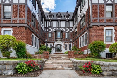 /international/us/701-w-locust-street-johnson-city-tn-110108170002/