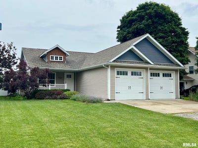 /international/us/409-w-main-street-williamsville-il-110099831573/