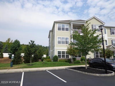 /international/us/311-mill-pond-way-eatontown-nj-110108568434/