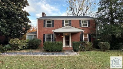 /international/us/303-rives-rd-martinsville-va-110103386944/