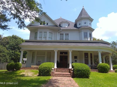 /international/us/207-e-percy-street-indianola-ms-110100677014/