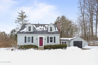 /international/us/8-lukeman-ln-stockbridge-ma-110105960954/