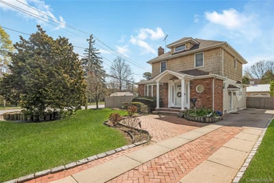 /international/us/1018-cottage-place-baldwin-ny-110107483217/