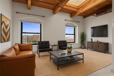 /international/us/609-central-street-kansas-city-mo-110099188619/