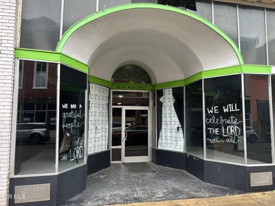 /international/us/212-e-main-street-johnson-city-tn-110103055129/