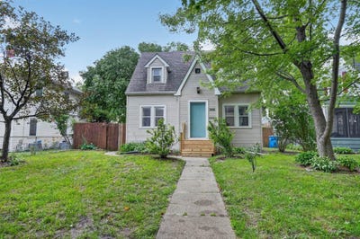 /international/us/1216-independence-avenue-waterloo-ia-110109299222/