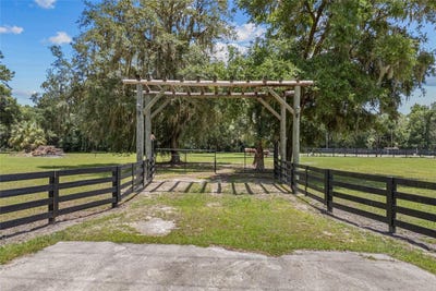 /international/us/20797-n-hwy-329-micanopy-fl-110100455722/
